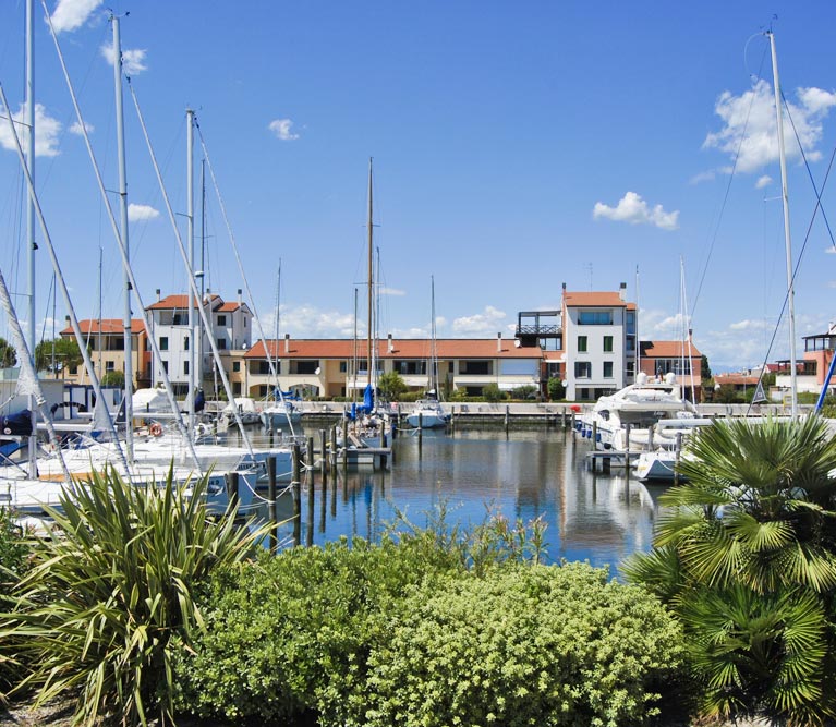 A berth: marinas and ports throughout Italy